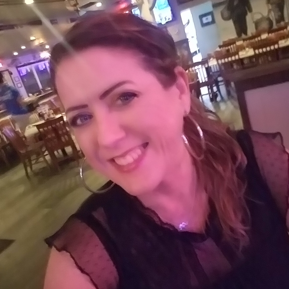 Meet your Posher, Pam - Picture 2 of 2